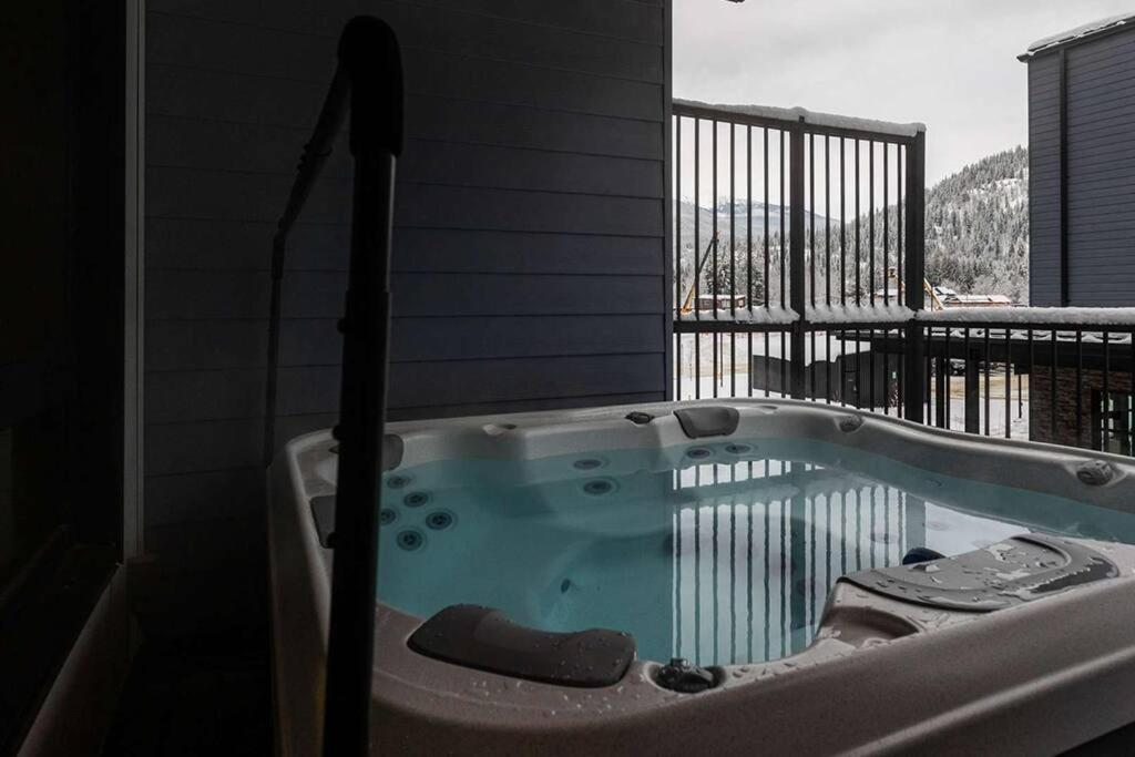 Tally Ho By Revelstoke Vacations Εξωτερικό φωτογραφία